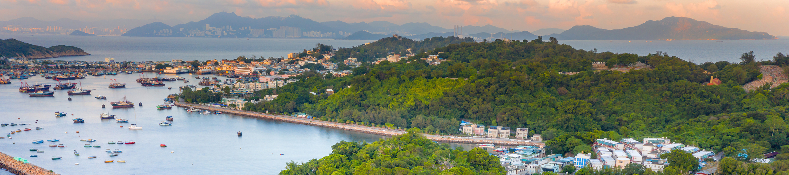 hero-explores-cheung-chau-cheung-po-tsai-cave