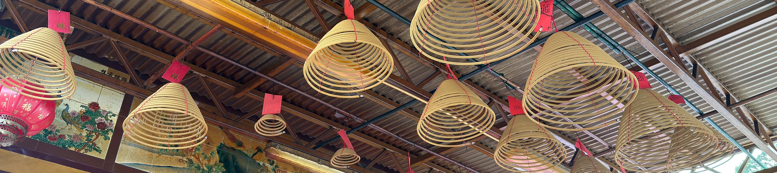 hero-explores-lamma-island-yung-shue-wan-tin-hau-temple