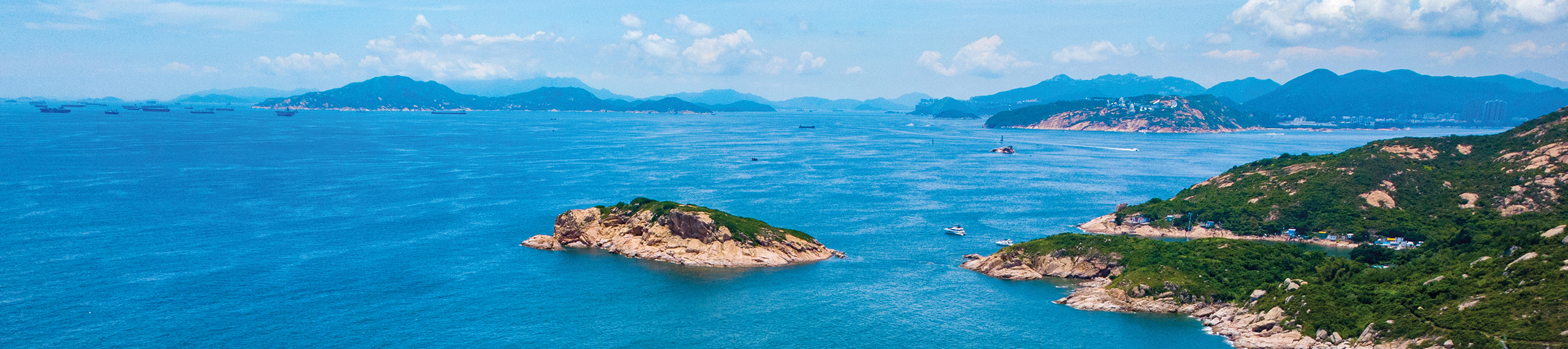 hero-explores-others